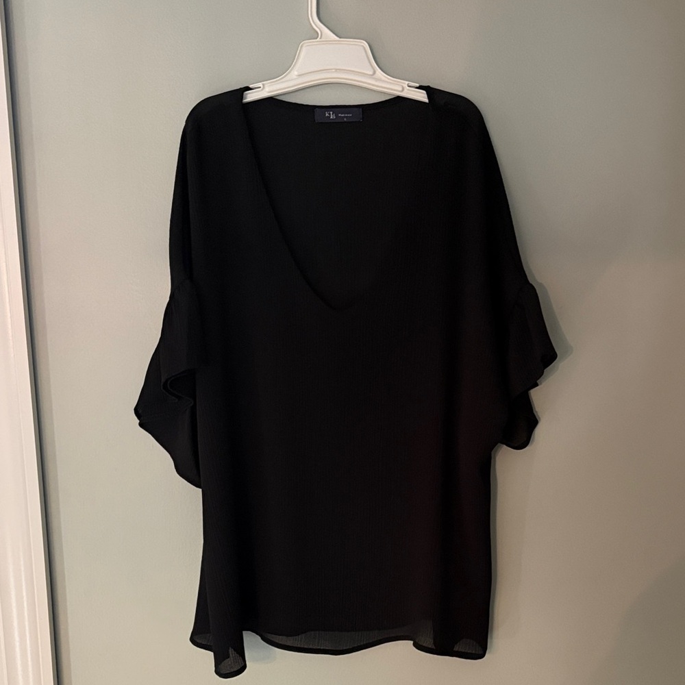 Elegant Black V-Neck Blouse